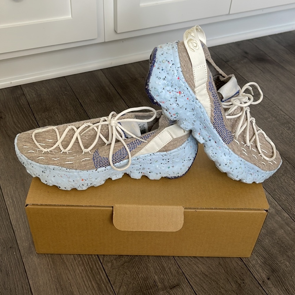 Nike Space Hippie 04 size 7.5mens/9womems